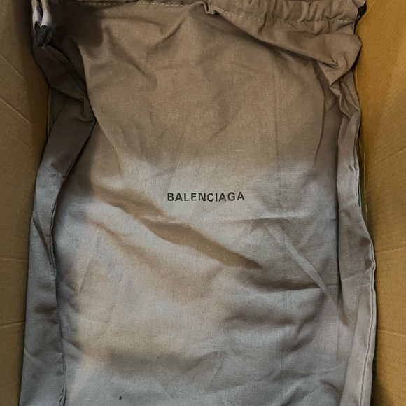 Balenciaga Triple S - Picture 3 of 3